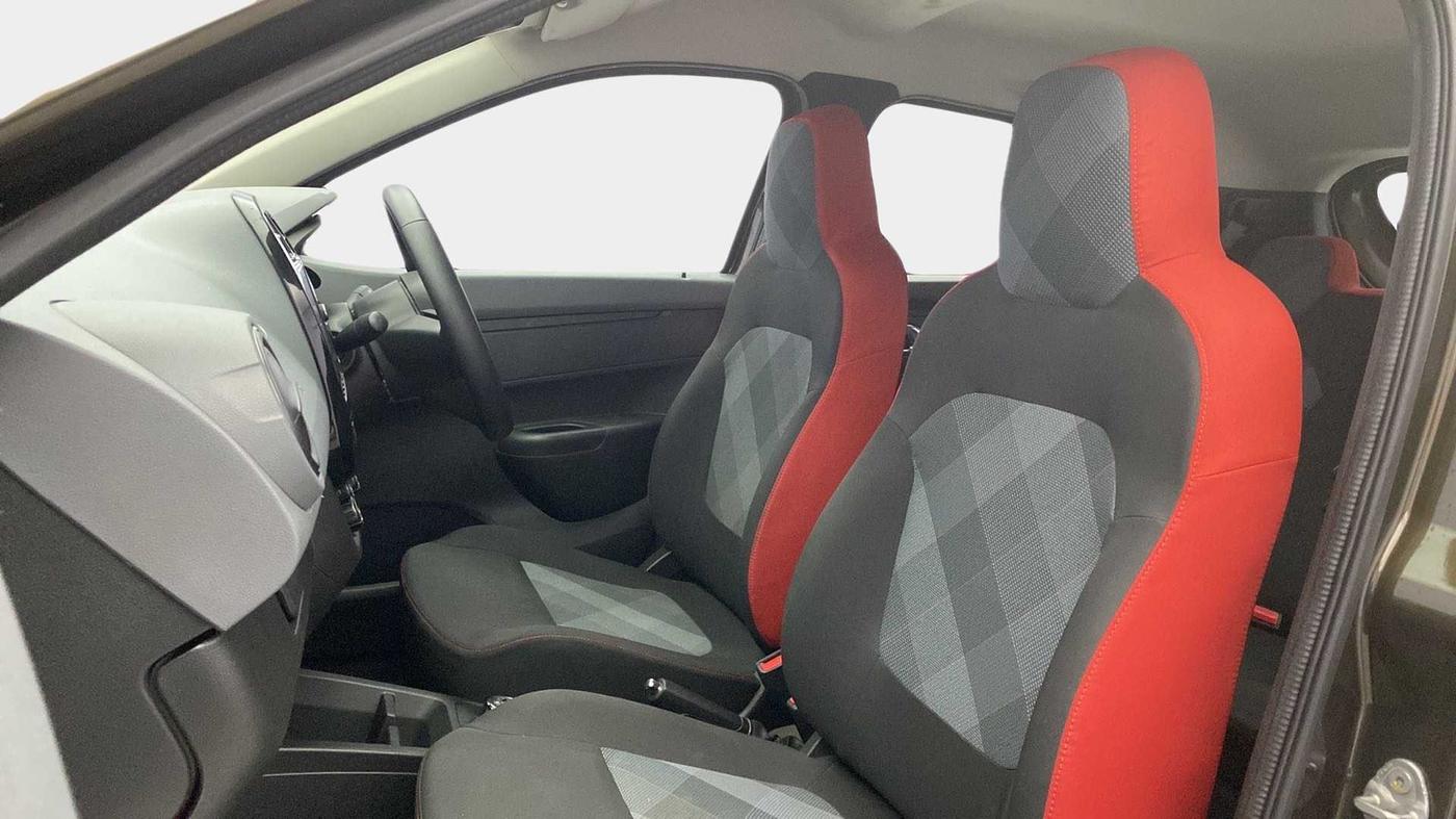 2020 Renault Kwid RXT 1.0 AMT (O), Petrol, Automatic, 24,291 km, Right Side Front Door Cabin