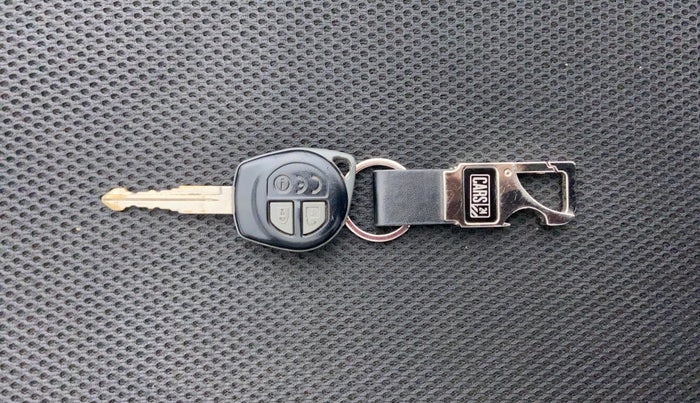 2017 Maruti Baleno DELTA 1.2 K12, CNG, Manual, 60,665 km, Key Close up