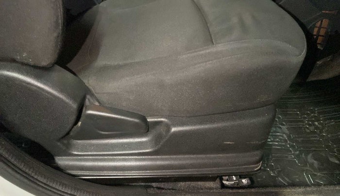 2018 Renault Kwid RXT 1.0 AMT (O), Petrol, Automatic, 38,847 km, Driver Side Adjustment Panel