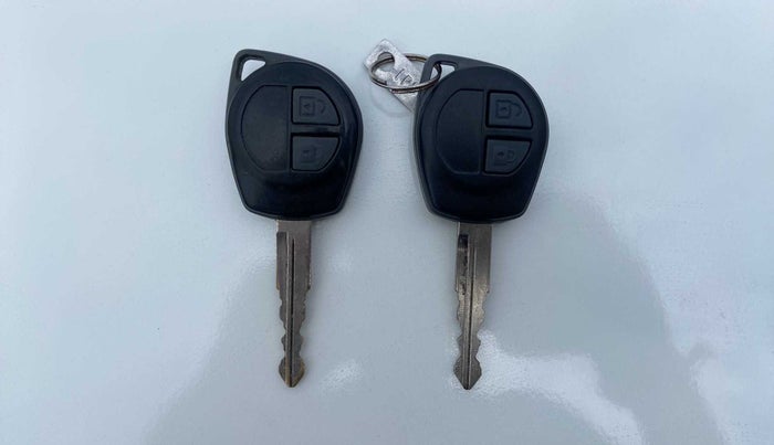 2015 Maruti Swift LDI, Diesel, Manual, 64,106 km, Key Close Up