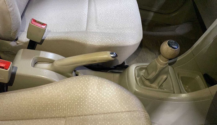 2014 Maruti Swift Dzire VXI, Petrol, Manual, 42,105 km, Gear Lever