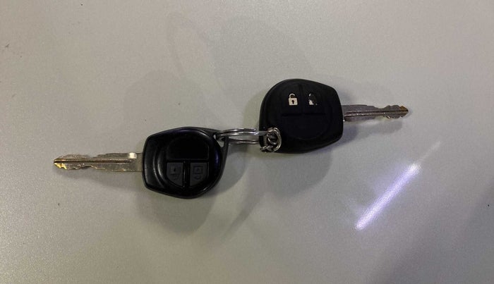 2014 Maruti Swift Dzire VXI, Petrol, Manual, 42,105 km, Key Close Up