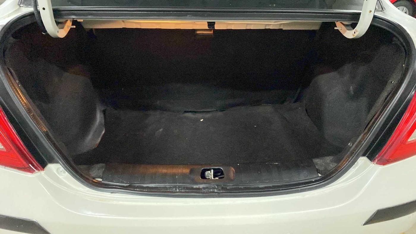 2014 Maruti Swift Dzire VXI, Petrol, Manual, 42,105 km, Boot Door Open