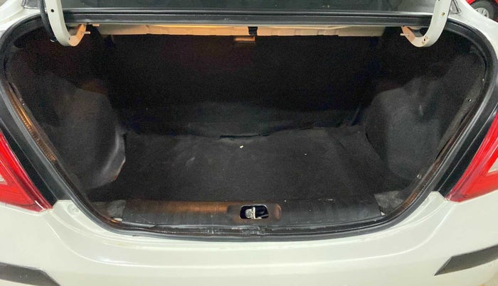 2014 Maruti Swift Dzire VXI, Petrol, Manual, 42,105 km, Boot Door Open