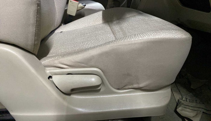 2014 Maruti Swift Dzire VXI, Petrol, Manual, 42,105 km, Driver Side Adjustment Panel