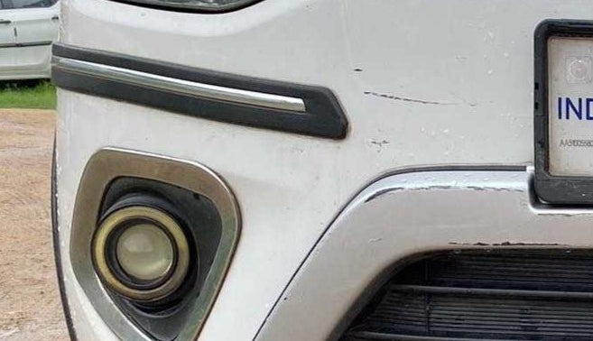 2019 Maruti New Wagon-R VXI 1.0 AMT, Petrol, Automatic, 95,456 km, Front bumper - Bumper cladding minor damage/missing