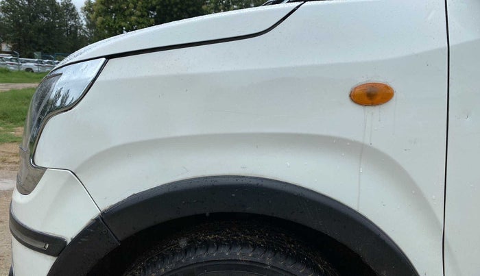 2019 Maruti New Wagon-R VXI 1.0 AMT, Petrol, Automatic, 95,456 km, Left fender - Minor scratches