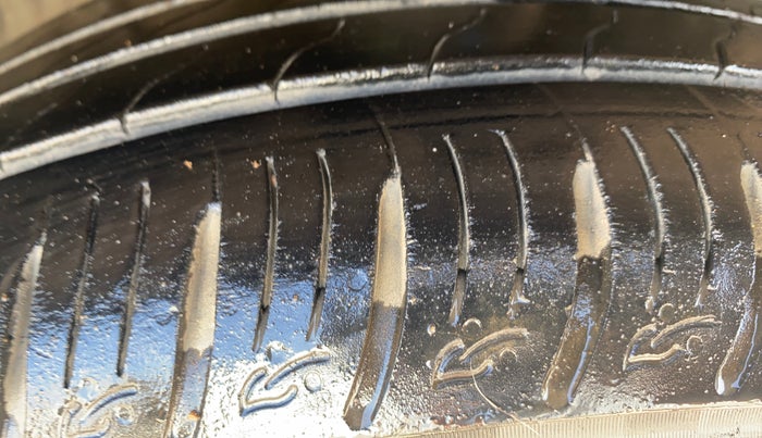 2023 KIA SONET HTX 1.0 IMT, Petrol, Manual, 19,847 km, Right Front Tyre Tread