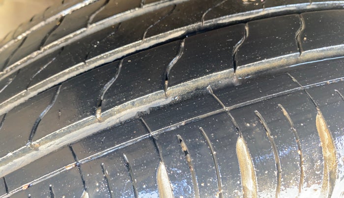 2023 KIA SONET HTX 1.0 IMT, Petrol, Manual, 19,847 km, Right Rear Tyre Tread