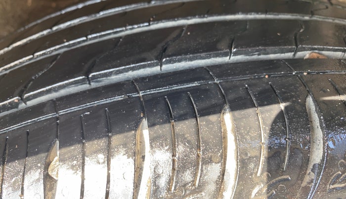 2023 KIA SONET HTX 1.0 IMT, Petrol, Manual, 19,847 km, Left Rear Tyre Tread