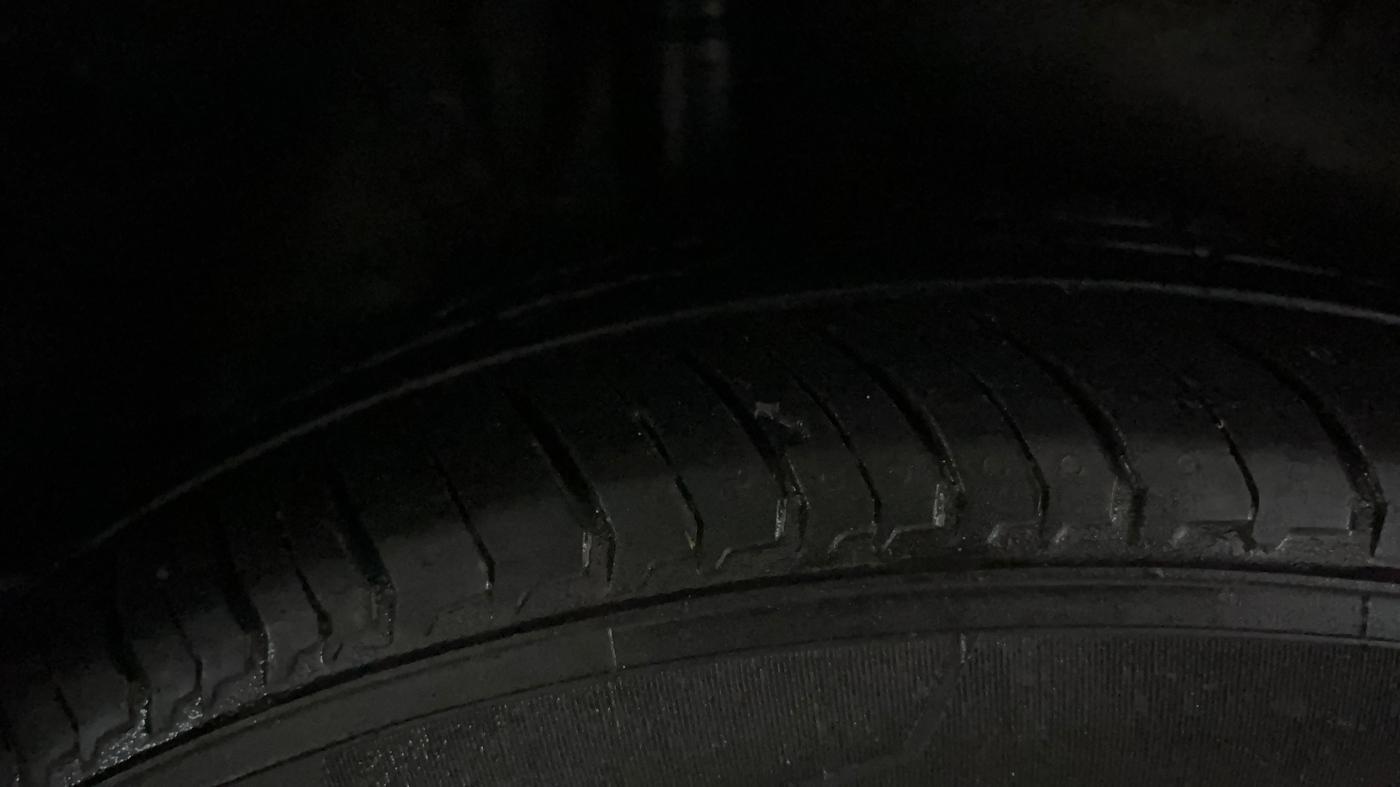 2017 Honda WR-V 1.2L I-VTEC VX MT, Petrol, Manual, 70,073 km, Right Rear Tyre Tread