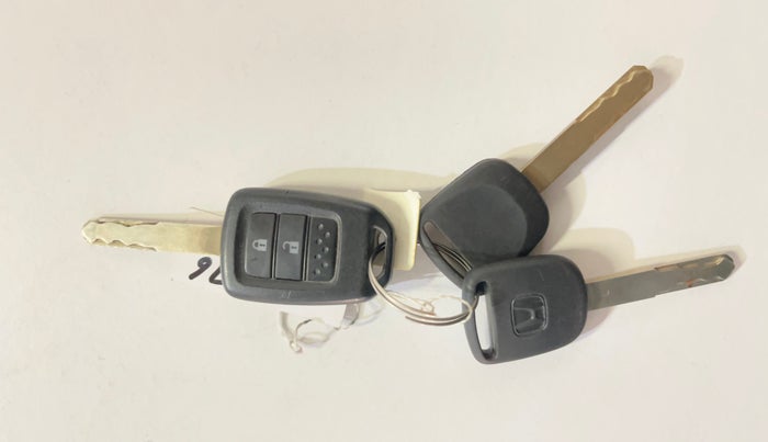 2017 Honda WR-V 1.2L I-VTEC VX MT, Petrol, Manual, 70,024 km, Key Close Up