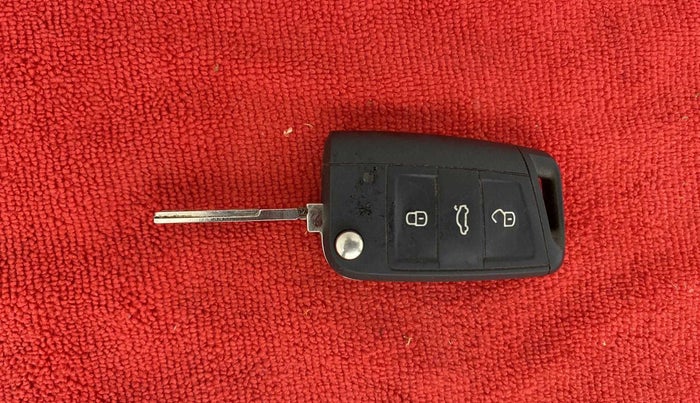 2022 Skoda KUSHAQ STYLE 1.0L TSI AT (6 AIRBAGS), Petrol, Automatic, 20,096 km, Key Close Up