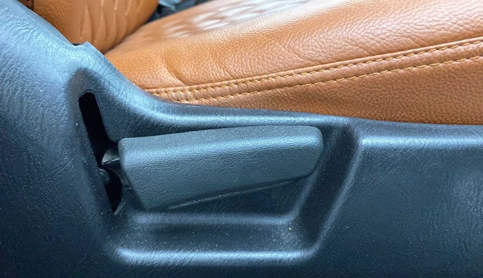 2022 Maruti Alto VXI, Petrol, Manual, 10,612 km, Driver Side Adjustment Panel