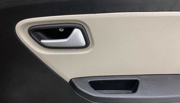 2022 Maruti Alto VXI, Petrol, Manual, 10,612 km, Driver Side Door Panels Control