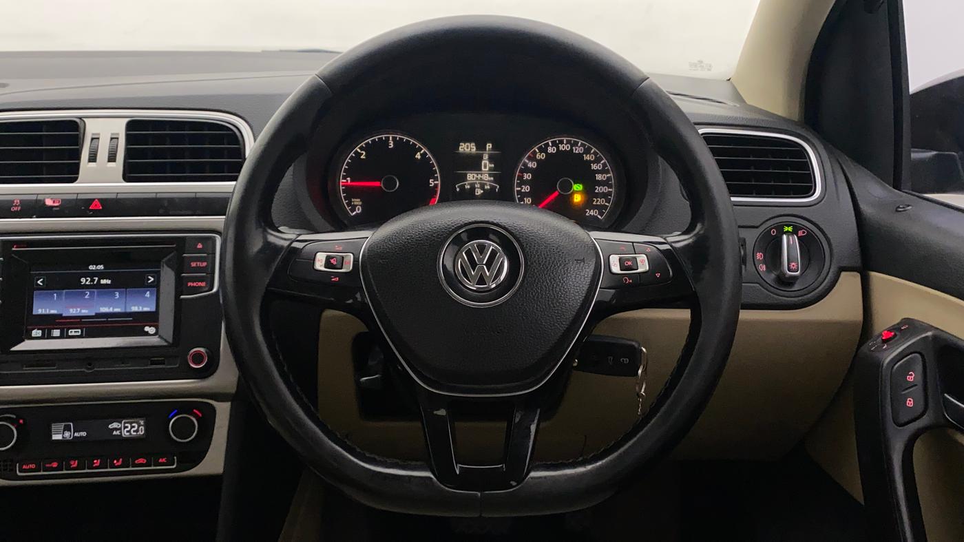 2017 Volkswagen Ameo HIGHLINE PLUS 1.5L AT 16 ALLOY, Diesel, Automatic, 80,448 km, Steering Wheel Close Up
