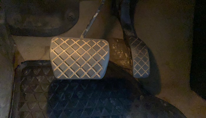 2017 Volkswagen Ameo HIGHLINE PLUS 1.5L AT 16 ALLOY, Diesel, Automatic, 80,448 km, Pedals