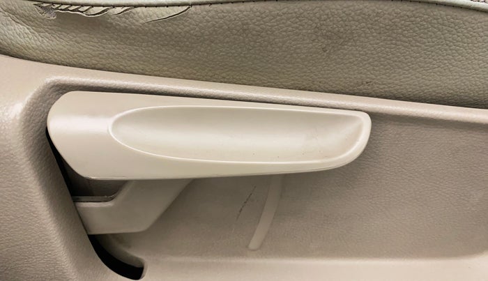 2017 Volkswagen Ameo HIGHLINE PLUS 1.5L AT 16 ALLOY, Diesel, Automatic, 80,448 km, Driver Side Adjustment Panel