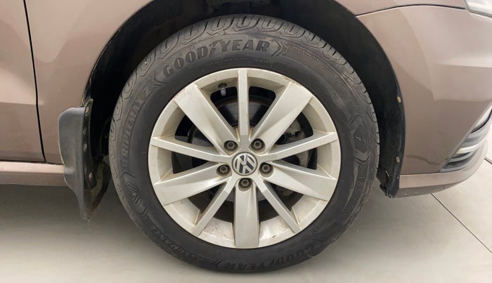 2017 Volkswagen Ameo HIGHLINE PLUS 1.5L AT 16 ALLOY, Diesel, Automatic, 80,448 km, Right Front Wheel