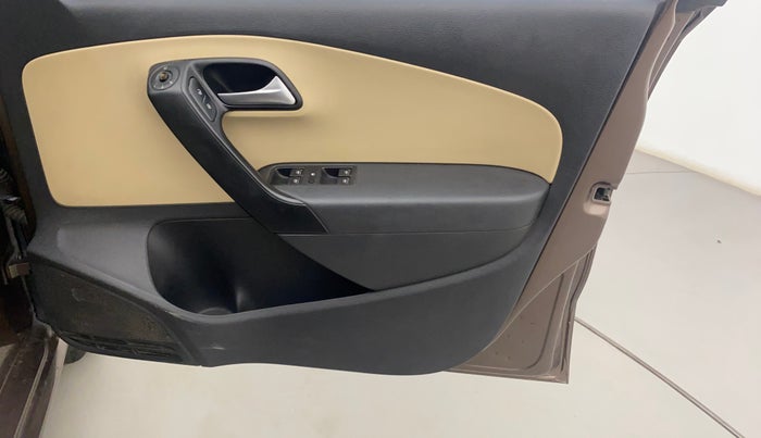 2017 Volkswagen Ameo HIGHLINE PLUS 1.5L AT 16 ALLOY, Diesel, Automatic, 80,448 km, Driver Side Door Panels Control