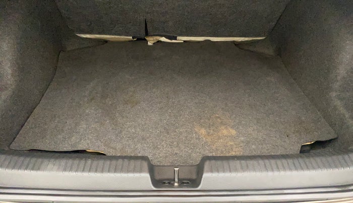 2017 Volkswagen Ameo HIGHLINE PLUS 1.5L AT 16 ALLOY, Diesel, Automatic, 80,448 km, Boot Inside