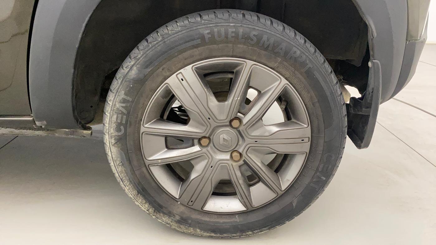 2021 Renault Kwid CLIMBER 1.0 (O), Petrol, Manual, 32,356 km, Left Rear Wheel
