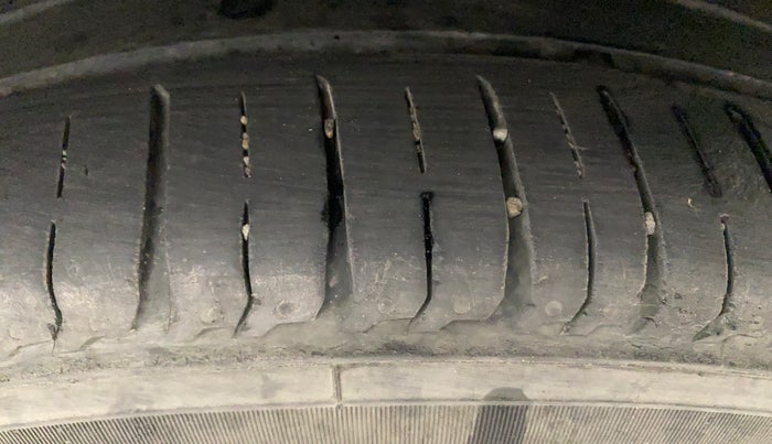 2016 Maruti Swift Dzire ZDI AMT, Diesel, Automatic, 79,822 km, Left Rear Tyre Tread