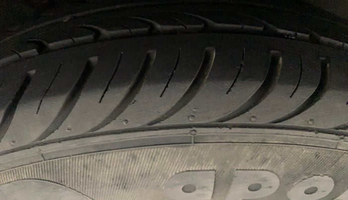2012 Hyundai i10 SPORTZ 1.2, Petrol, Manual, 98,993 km, Left Rear Tyre Tread