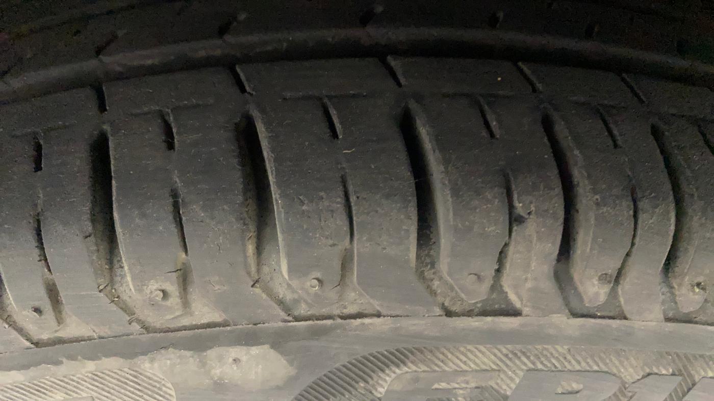 2012 Hyundai i10 SPORTZ 1.2, Petrol, Manual, 98,993 km, Left Front Tyre Tread