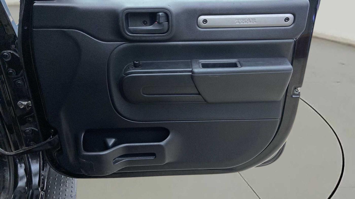 2021 Mahindra Thar LX PETROL HT 4WD AT, Petrol, Automatic, 25,617 km, Driver Side Door Panels Control