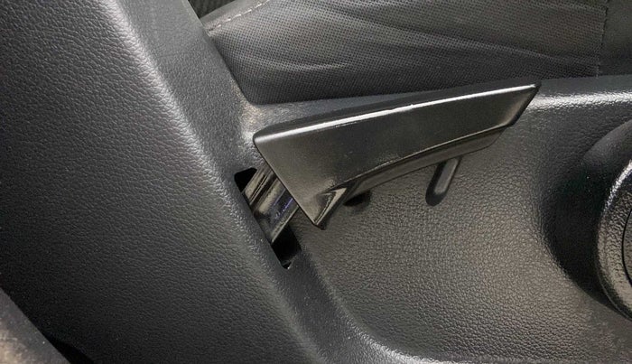2021 Mahindra Thar LX PETROL HT 4WD AT, Petrol, Automatic, 25,617 km, Driver Side Adjustment Panel