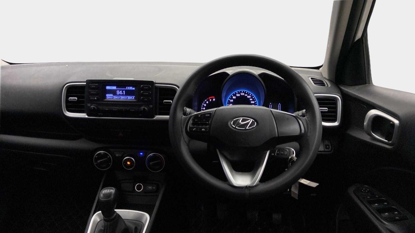 2021 Hyundai VENUE S 1.2, Petrol, Manual, 20,255 km, Steering Wheel Close Up