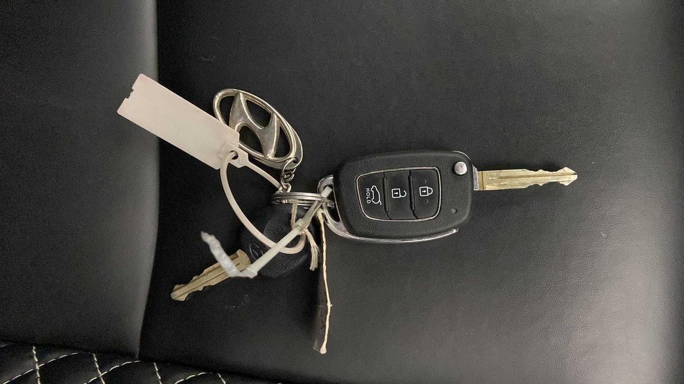 2021 Hyundai VENUE S 1.2, Petrol, Manual, 20,255 km, Key Close Up