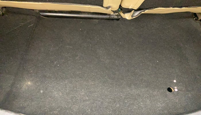 2018 Maruti Wagon R 1.0 VXI (O) AMT, Petrol, Automatic, 89,082 km, Boot Inside