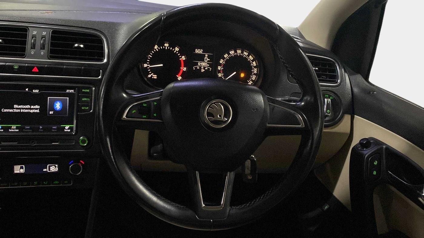 2018 Skoda Rapid STYLE 1.6 MPI, Petrol, Manual, 65,205 km, Steering Wheel Close Up