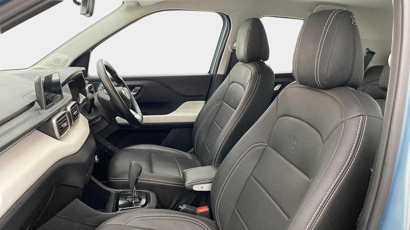2023 Tata PUNCH CREATIVE  AMT, Petrol, Automatic, 11,767 km, Right Side Front Door Cabin