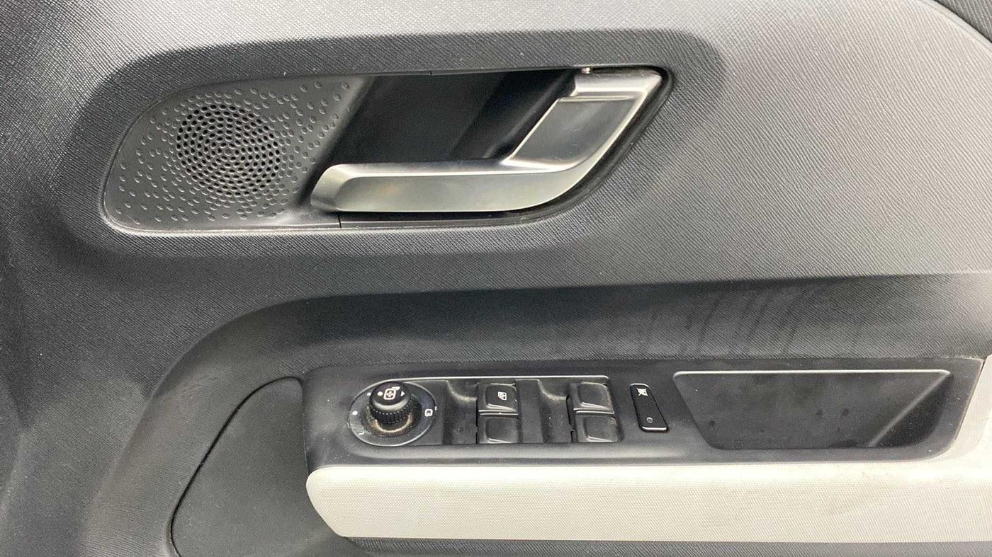 2023 Tata PUNCH CREATIVE  AMT, Petrol, Automatic, 11,767 km, Driver Side Door Panels Control