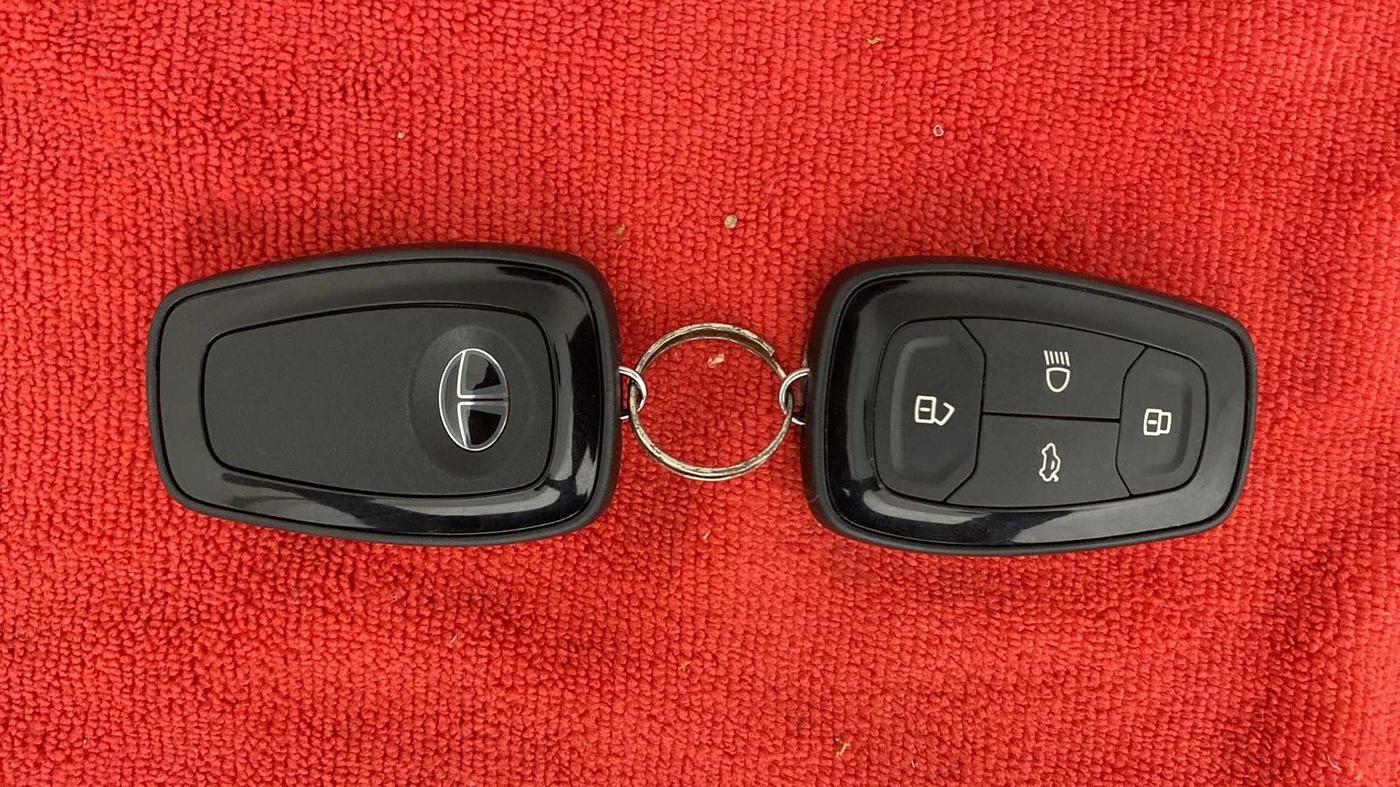 2023 Tata PUNCH CREATIVE  AMT, Petrol, Automatic, 11,767 km, Key Close Up