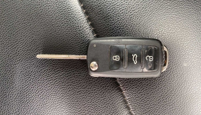 2019 Volkswagen Polo COMFORTLINE 1.0L MPI, Petrol, Manual, 36,085 km, Key Close Up