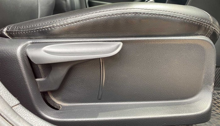 2019 Volkswagen Polo COMFORTLINE 1.0L MPI, Petrol, Manual, 36,085 km, Driver Side Adjustment Panel