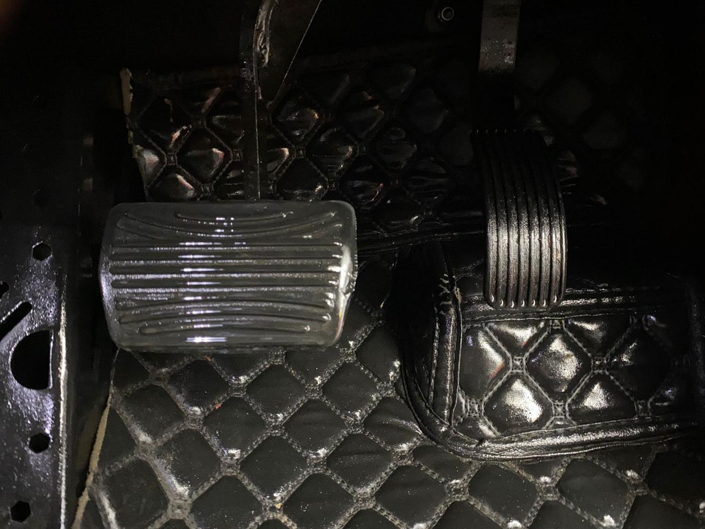 2021 Mahindra Thar LX PETROL HT 4WD AT, Petrol, Automatic, 30,914 km, Pedals