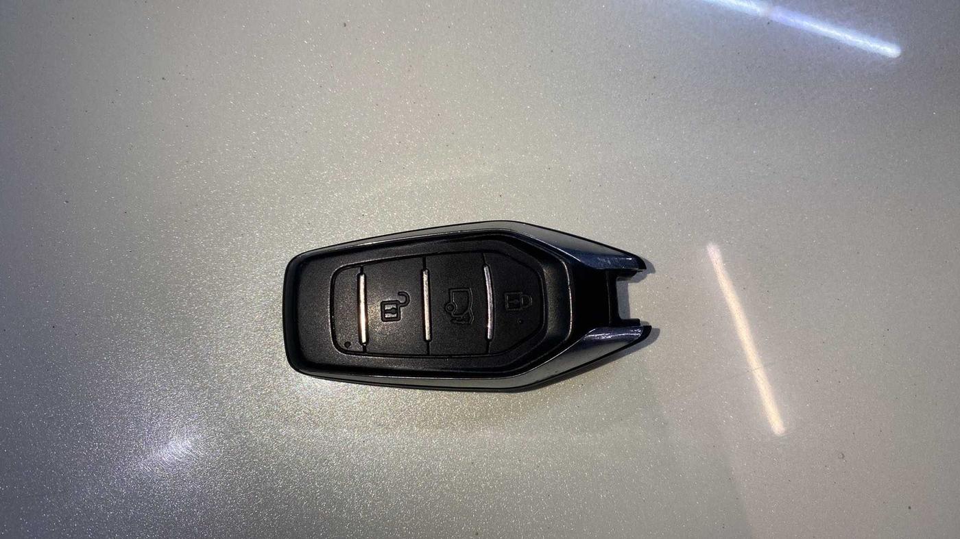 2020 Mahindra XUV500 W7, Diesel, Manual, 71,523 km, Key Close Up