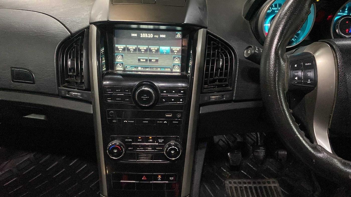 2020 Mahindra XUV500 W7, Diesel, Manual, 71,523 km, Air Conditioner