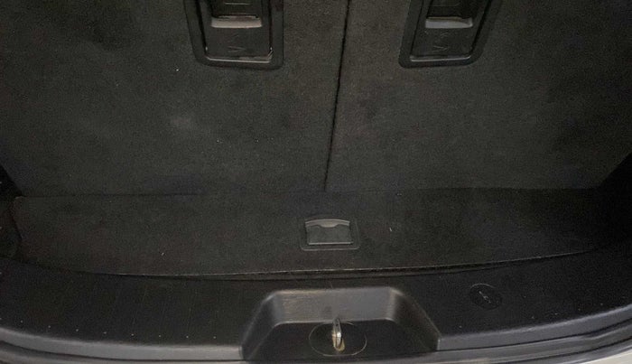 2020 Mahindra XUV500 W7, Diesel, Manual, 71,523 km, Boot Inside