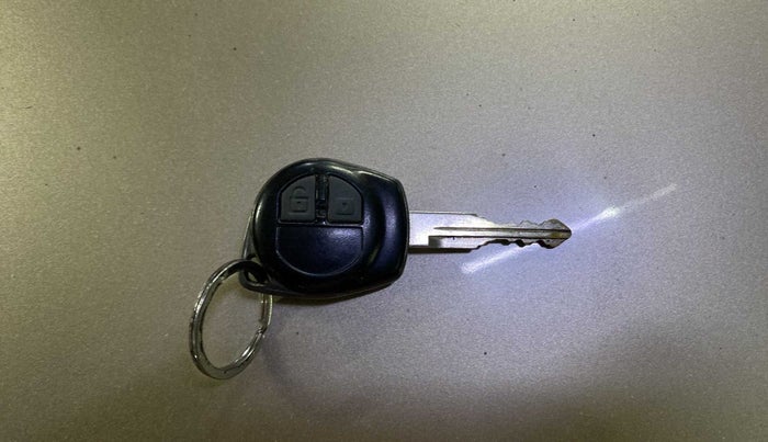 2013 Maruti Wagon R 1.0 VXI, Petrol, Manual, 45,304 km, Key Close Up