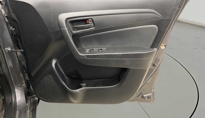 2021 Maruti Vitara Brezza LXI, Petrol, Manual, 22,111 km, Driver Side Door Panels Control