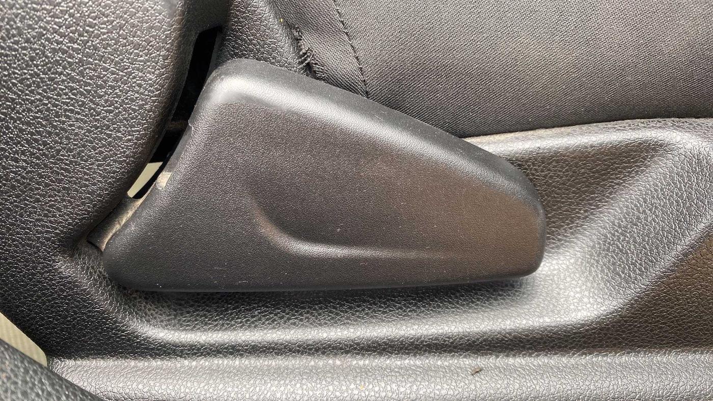 2020 Renault Kwid RXT 1.0 (O), Petrol, Manual, 87,693 km, Driver Side Adjustment Panel