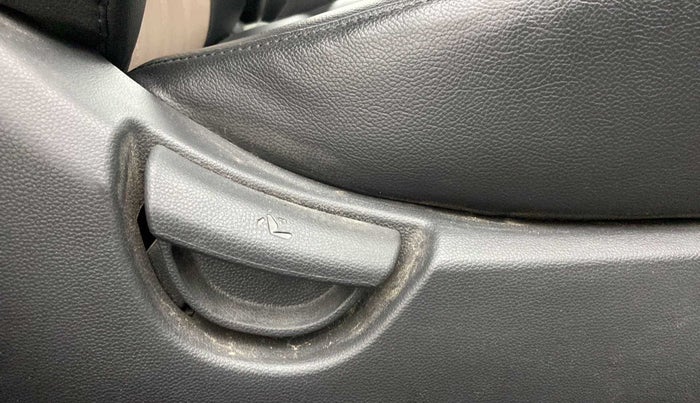 2019 Hyundai Grand i10 MAGNA 1.2 KAPPA VTVT, Petrol, Manual, 24,125 km, Driver Side Adjustment Panel