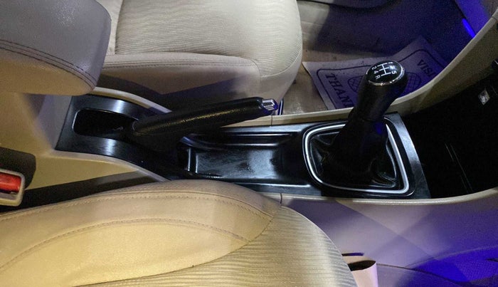 2016 Maruti Ciaz VXI, Petrol, Manual, 99,679 km, Gear Lever