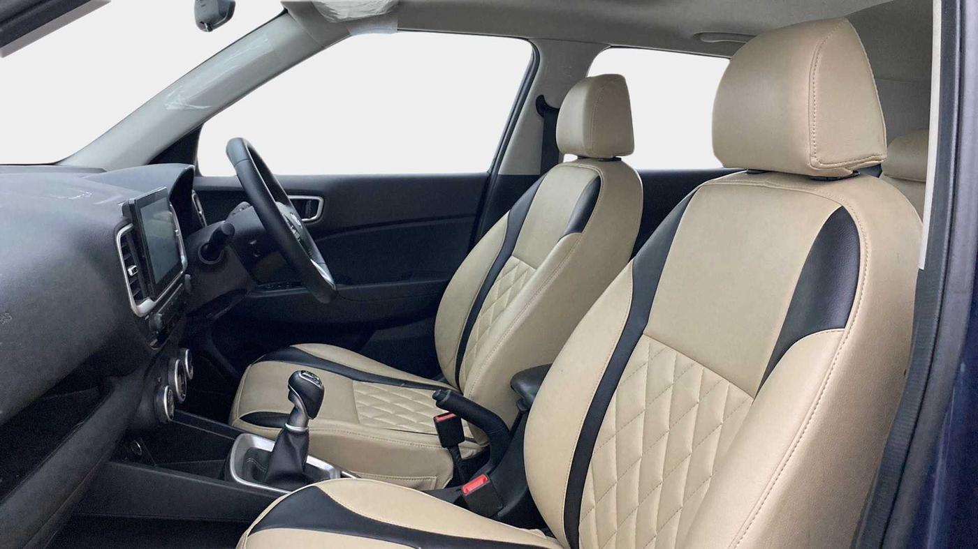 2020 Hyundai VENUE SX 1.0 TURBO IMT, CNG, Manual, 58,750 km, Right Side Front Door Cabin
